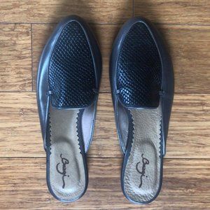 Chic and Unique Black Leather Mules